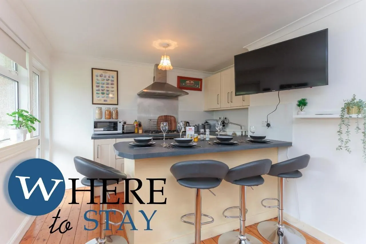 Lovely Apartment By The Hillwood Park-Free Parking Edinburgh